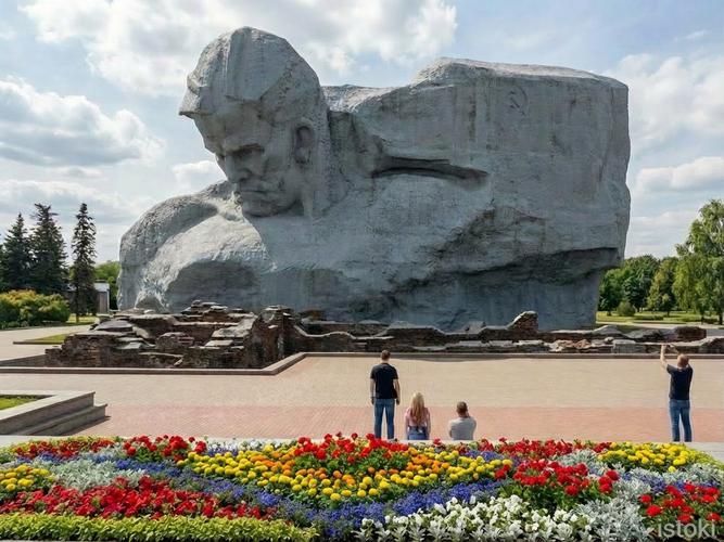 Автобус| Магнаты: следы в белом ветре из Воронежа