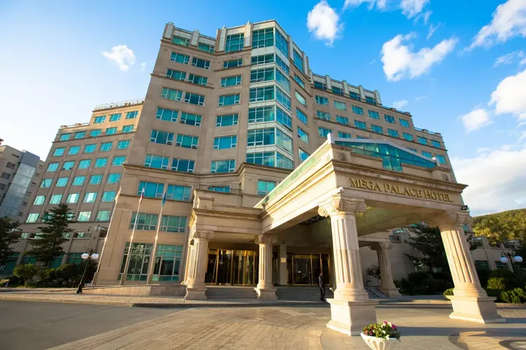 Мега Палас Отель 4* (г.Южно-Сахалинск)