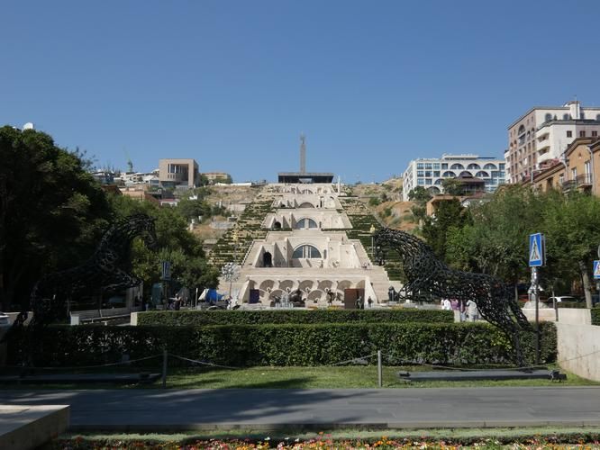 Где звёзды горят над минаретами