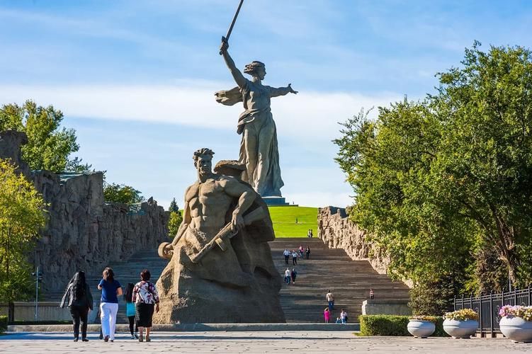 Сквозь века — по степным тропам