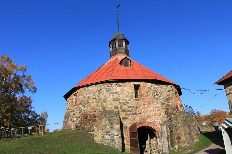 Мраморный аккорд: где рояль поёт с горами