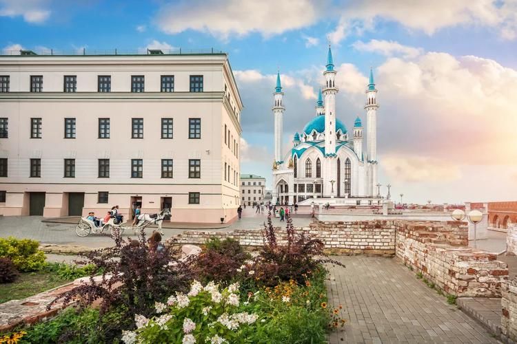 Через три республики: история, легенды, традиции