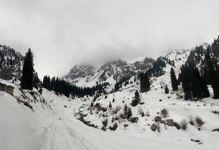 Рождество по-армянски: хлеб, песня и огонь у камина